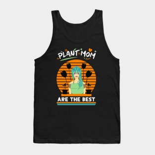 Plant mom planting love in the garden anime green hair Tank Top